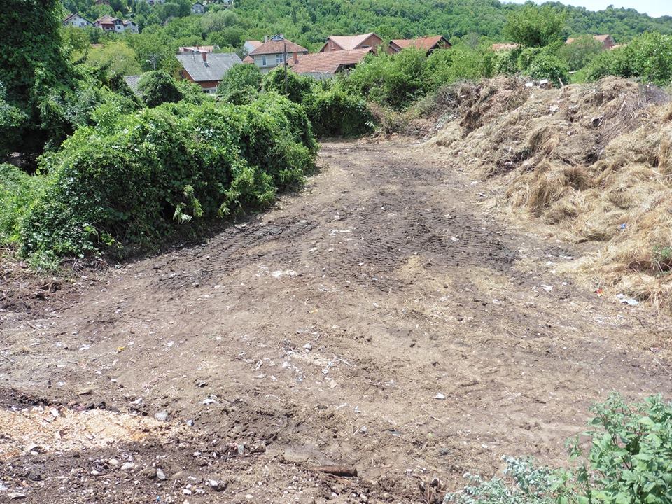 Počelo uklanjanje divlje deponije Počelo uklanjanje divlje deponije