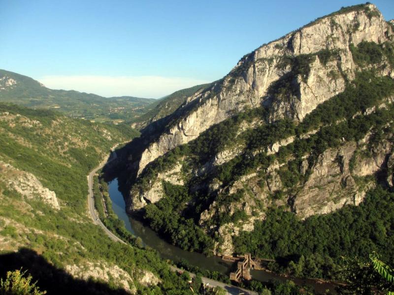 Na Likovnoj koloniji Sićevo umetnici iz zemlje i sveta Na Likovnoj koloniji Sićevo umetnici iz zemlje i sveta
