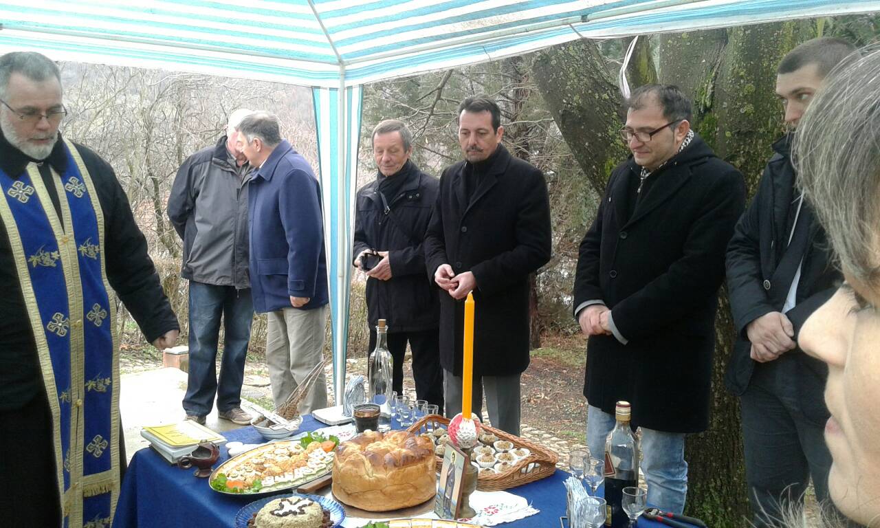 Sveti Trifun, zaštitnik vinove loze i vinogradara obeležen u Ostrovici Sveti Trifun, zaštitnik vinove loze i vinogradara obeležen u Ostrovici