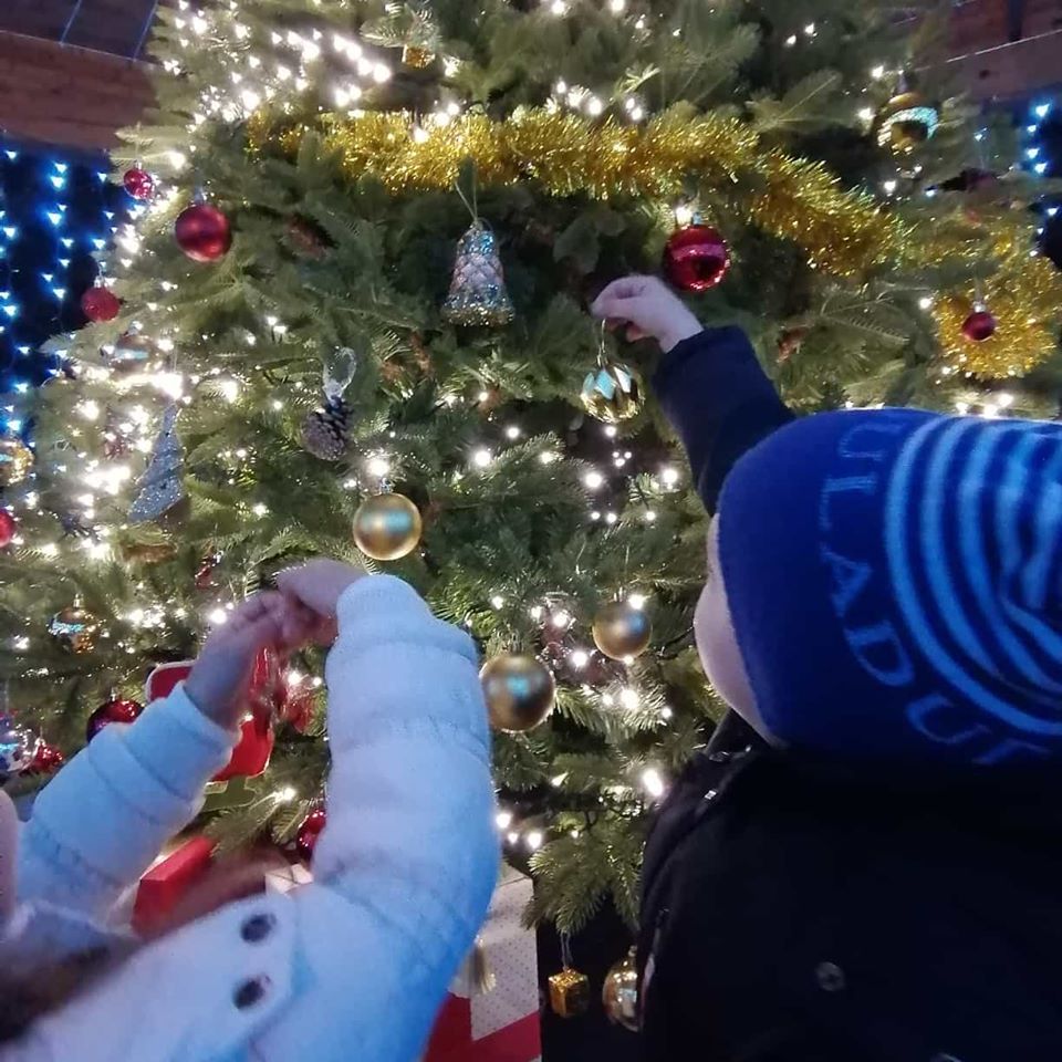Opština Niška Banja poziva mališane na zajedničko kićenje novogodišnje jelke